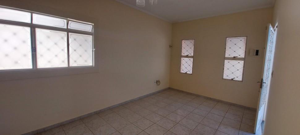 Imóvel Casa Térrea em MOGI-GUACU